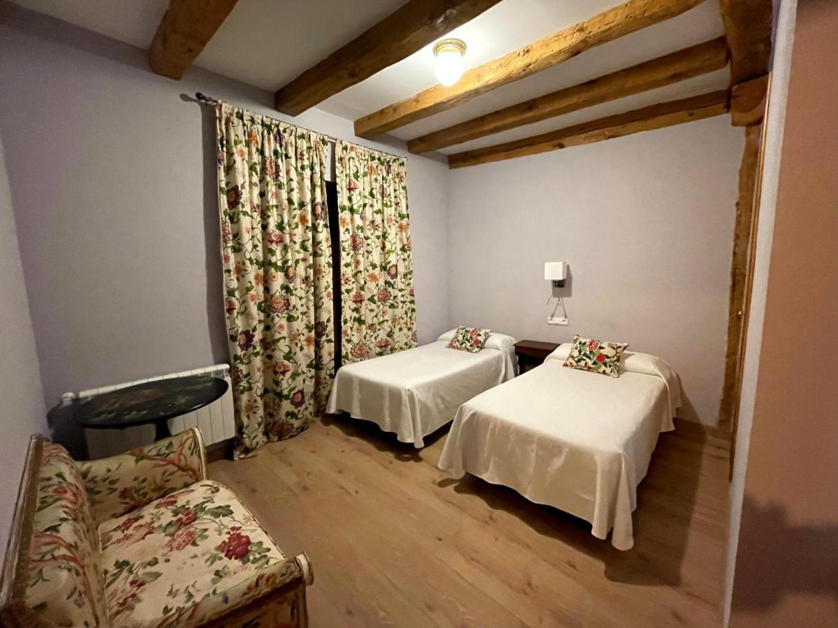 Hotel-Hospederia Los Templarios Sepúlveda Exteriör bild