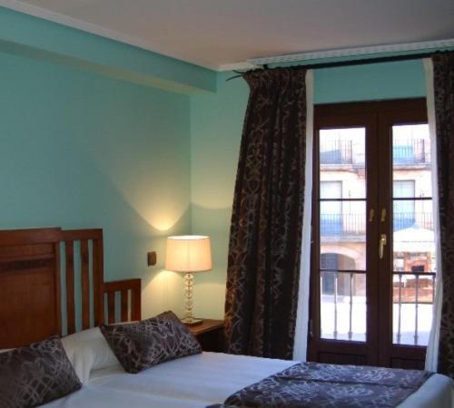 Hotel-Hospederia Los Templarios Sepúlveda Exteriör bild
