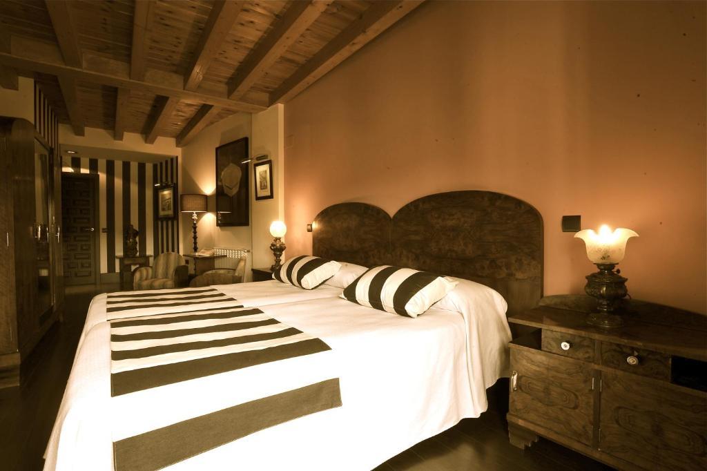 Hotel-Hospederia Los Templarios Sepúlveda Rum bild